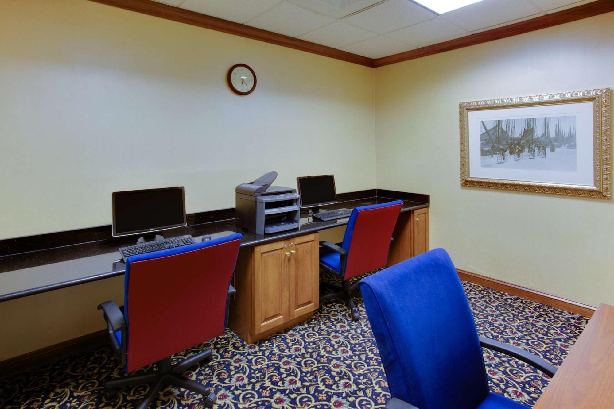Hampton Inn And Suites Fredericksburg South Εξωτερικό φωτογραφία